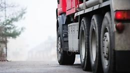 Il Comune costretto ad allargare la strada per i camion