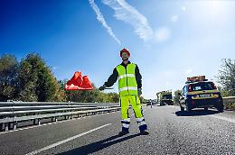 Autostrada A5 chiusa per lavori: cinque chilometri di coda e statale 26 in tilt