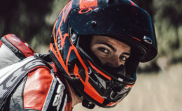 Al Santuario, una sala con i caschi dei motociclisti morti lungo le strade del Canavese