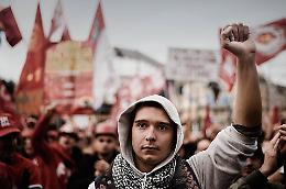 Il ritorno del pugno chiuso