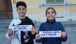 Quando la "gentilezza" contagia tutta la città. Chi sono quei due bambini?