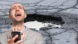 L'App Municipium non funziona e noi vogliamo parlare delle buche che ci sono in giro per la città