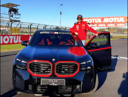 Dopo il secondo Mondiale, Pecco Bagnaia vince anche una supercar BMW