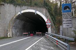 Per riaprire la galleria Monte Basso bisognerà aspettare maggio 2025