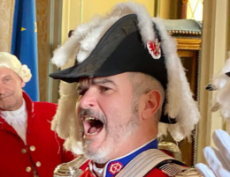 La Fondazione del Carnevale taglia la testa ad Alberto Tosin. Ecco le braje bianche