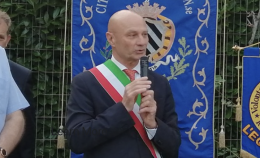 Il sindaco va "in pensione" e non si presenta alle elezioni: ecco chi lo sostituisce