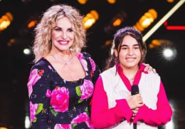 Giada, bullizzata a scuola, canta sul palco di The Voice Kids e fa commuovere Loredana Bertè