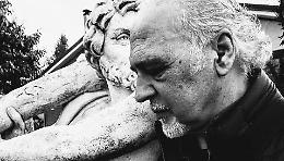 Cabarettista, musicista, performer e ora anche scrittore