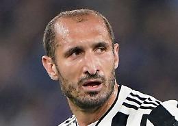 Un'altra bandiera bianconera ammainata