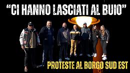 Fanno la rotonda ma non la illuminano: protestano i residenti