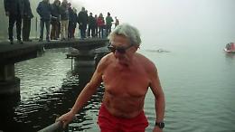 Anche quest'anno gli "Orsi Polari" si sono tuffati nel lago Sirio
