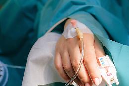 Resta folgorata a 12 anni mentre gioca con gli amici: l'incidente in Canavese