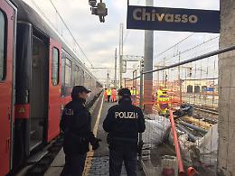 Scende dal Chivasso e blocca i binari: disagi a catena sulla linea tra Piemonte e Lombardia