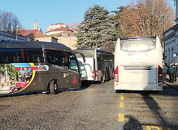 I valdostani si stan portando a spasso il sindaco come la "Bela Maria"?