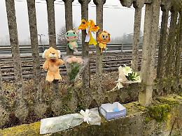 I messaggi degli amichetti per Andrei, il bimbo morto sui binari del treno mentre voleva raggiungere la mamma