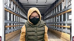 C'è anche un bambino tra i quattro profughi nascosti nel container di un tir a Settimo Torinese