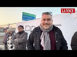 "Aprite la strada!": striscione e proteste per il cavalcavia "eterno" di corso Galileo Ferraris (VIDEO)