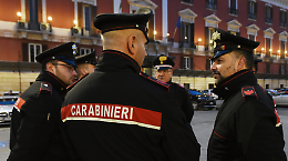 Mangia in una pizzeria di Settimo Torinese. Non vuole pagare. E il titolare chiama i carabinieri