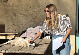 Cristina Chiabotto in Canavese con gli animali in difficoltà: "Adottateli" (VIDEO)