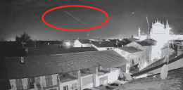 Un "meteorite" illumina il cielo notturno in Canavese (VIDEO)