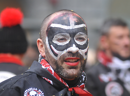 Battaglia delle arance: facce degli "Aranceri della Morte (foto gallery)