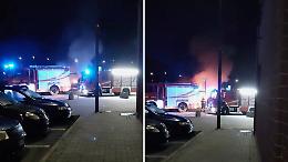 Paura nella notte a Settimo: un'auto prende fuoco. Una settimana fa un caso analogo (VIDEO)