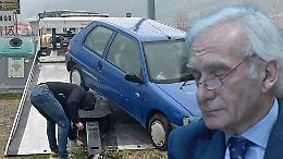 Nel piccolo Comune del Canavese, sindaco a caccia di auto abbandonate