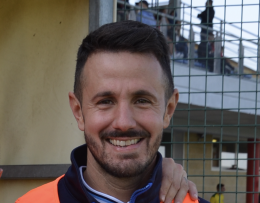 Più gol segnati che partite giocate: il bomber chiude il campionato con un poker nello scontro diretto