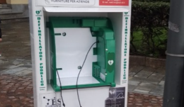 Hanno rubato il defibrillatore? No! È stato usato per salvare una vita 