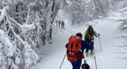 Escursionisti bloccati in montagna per via del maltempo: erano giorni che le autorità sconsigliavano di fare gite