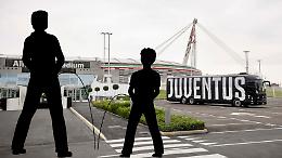 Come si vive vicino allo stadio della Juventus? Malissimo, i tifosi fanno pipì e popò per strada...