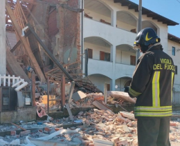 Terrore nel Canavese: esplode una bombola del gas, pensionato lotta tra la vita e la morte