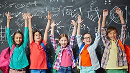 Gli insegnanti si tagliano lo stipendio per salvare la scuola