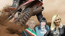 Il centro storico del paese trasformato in una pista da motocross: scoppia la polemica