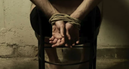 Ragazzini di 15 e 16 anni torturano un 50enne per due giorni: volevano i suoi soldi