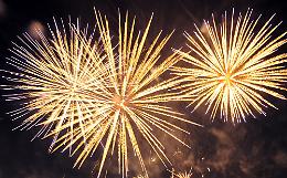 Chi vuole i fuochi d'artificio alla festa patronale? Il Comune del Canavese lancia il curioso sondaggio