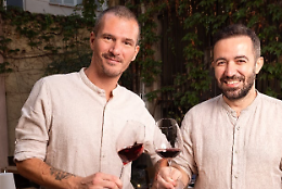 Addio scrivania, evviva il vino! La storia di due amici che hanno mollato tutto per inseguire i propri sogni in un'osteria