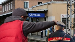 Botte da orbi in stazione a Chivasso: quattro denunciati, alcuni minorenni