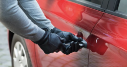 Nel giro di pochi giorni le rubano l'auto due volte: continuano i furti a Settimo Torinese