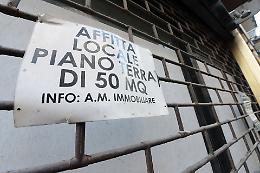 Negozi sfitti in centro, proposta shock dell'assessore: "Facciamoli diventare appartamenti"