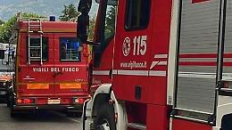 Crolla un albero, strada chiusa al traffico in Canavese