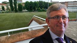 Caso "Pastore": il Comune indice un bando per il campo quando la stagione è alle porte. "E' un danno per tutti"