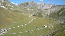 Agonia glaciale: i ghiacciai alpi si sciolgono sotto il sole dell'indifferenza