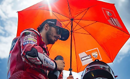 Marquez show ad Aragon, Bagnaia litiga con il grip 