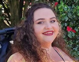 Una gara di solidarietà per Sarah: la make-up artist del Canavese che si batte per una vita migliore 