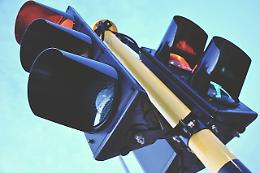 Occhio alle multe: il semaforo spara-foto torna a castigare gli automobilisti