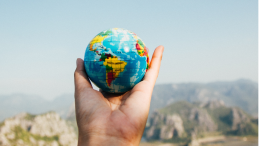 La cultura sotto assedio: tra mass media e globalizzazione, cosa resta dell'identità?