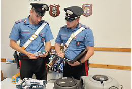 Rubano materiale dall’azienda in cui lavorano per rivenderlo online: tre denunciati nel Canavese