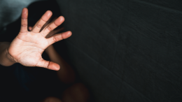 In una città del Canavese anche il pane prende posizione contro la violenza sulle donne
