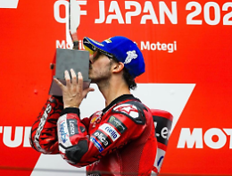 MotoGp, Bagnaia trionfa in Giappone e accorcia su Martin: lotta aperta per il Mondiale